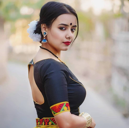 South Indian Hairstyles for Silk Saree