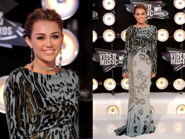 2020 MTV Video Music Awards Red Carpet Fashion