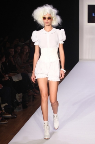 Bebe Spring 2020 – New York Fashion Week