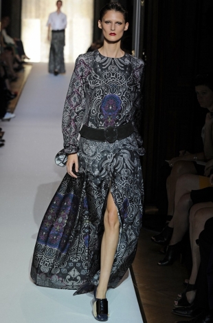 Yves Saint Laurent Spring 2020 – Paris Fashion Week