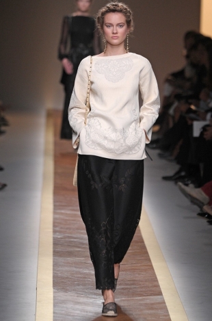 Valentino Spring 2020 –  Paris Fashion Week