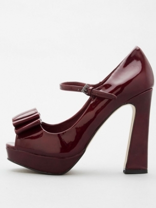 Lori’s Shoes Capsule Collection