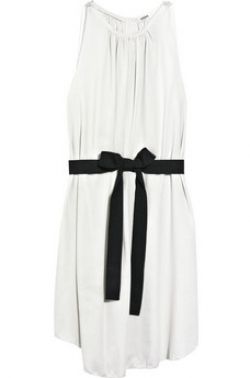 Top Dresses for Curvy Petite Figure