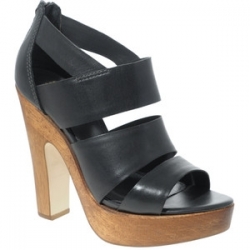 4 Chic Slimming Shoe Designs