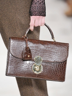 Fall/Winter 2020 Box Bags Accessory Trend