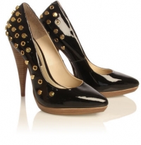 Fall/Winter 2020 Pointed-Toe Shoes Fashion Trend