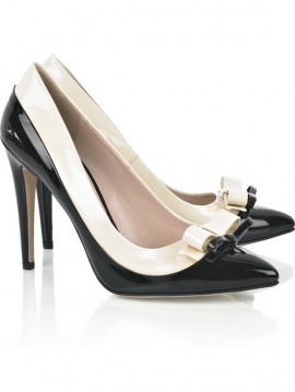 Fall/Winter 2020 Pointed-Toe Shoes Fashion Trend