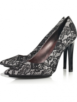 Fall/Winter 2020 Pointed-Toe Shoes Fashion Trend