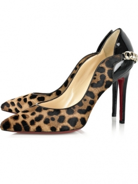 Fall/Winter 2020 Pointed-Toe Shoes Fashion Trend