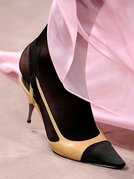 Fall/Winter 2020 Pointed-Toe Shoes Fashion Trend