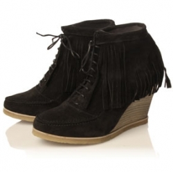 Fall 2020 Lace-Up Boots Shoe Trend