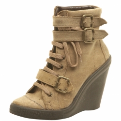 Fall 2020 Lace-Up Boots Shoe Trend