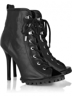 Fall 2020 Lace-Up Boots Shoe Trend