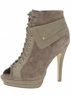 Fall 2020 Lace-Up Boots Shoe Trend