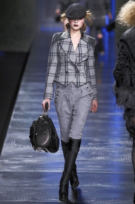 Fall/Winter 2020 Plaid Fashion Trend