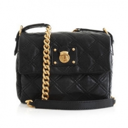 Fall/Winter 2020 Black And Gold Accessories Trend