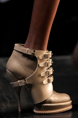 Fall/Winter 2020 Must Have Accessories