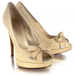 Fall 2020 Bow Shoes Fashion Trend