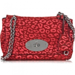 Fall 2020 Red Accessories Trend