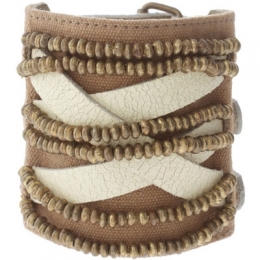 Fall/Winter 2020 Canvas Accessories Trend