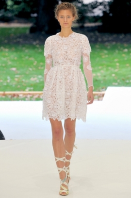 Spring/Summer 2020 All White Fashion Trend