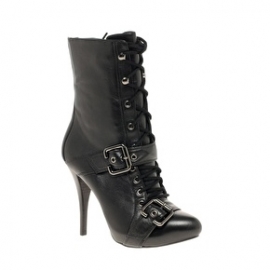 How to Choose Flattering Boot Styles