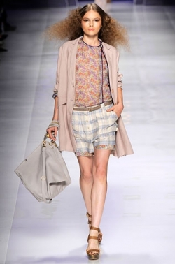 How to Dress Boho Chic