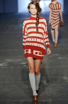 How to Wear Knee-High Socks Trend 2020