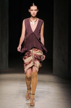 How to Wear Knee-High Socks Trend 2020