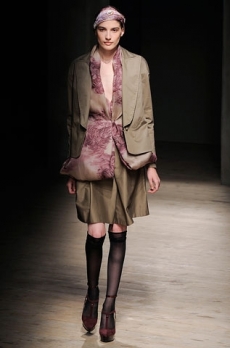 How to Wear Knee-High Socks Trend 2020