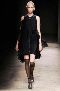 How to Wear Knee-High Socks Trend 2020