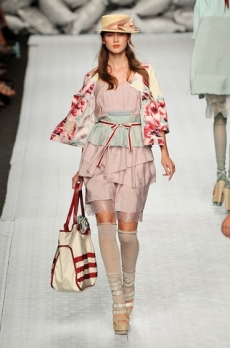 How to Wear Knee-High Socks Trend 2020