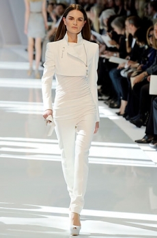 How To Wear Cropped Jackets