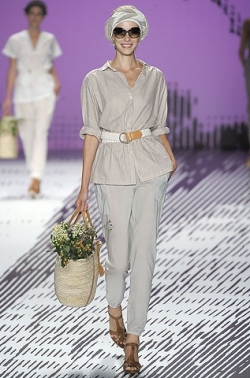 How to Wear Neutral Colors