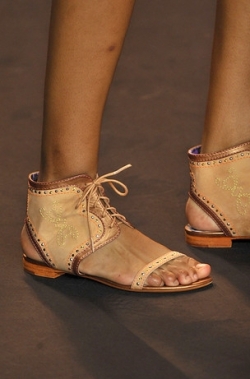 2020 Summer Shoe Trends – Flats