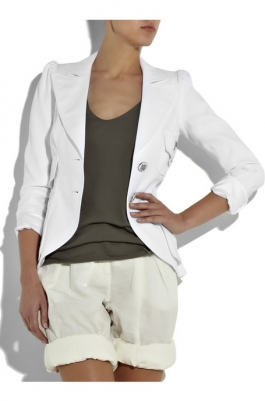 Summer Fashion Must-Have White Blazer