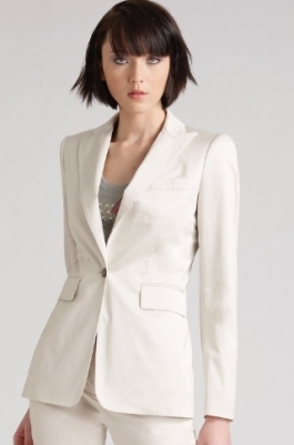 Summer Fashion Must-Have White Blazer