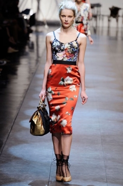 How to Wear the Midi Skirt