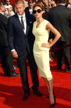 How to Wear the Midi Skirt