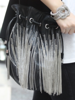 How to Wear Your Handbag