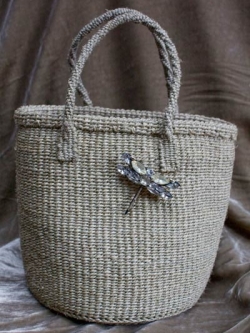 How to Wear a Brooch