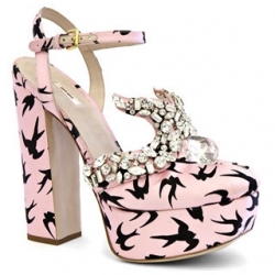 How to Wear Printed Shoes