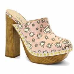 How to Wear Printed Shoes