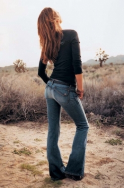 How to Choose Jeans that Make You Look Slimmer