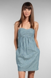 How to Flatter Boyish Figure