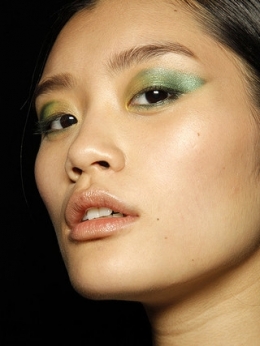 Spring/Summer 2020 Makeup Trends – Bright Eyes