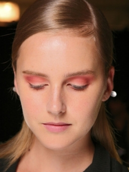 Spring/Summer 2020 Makeup Trends – Bright Eyes