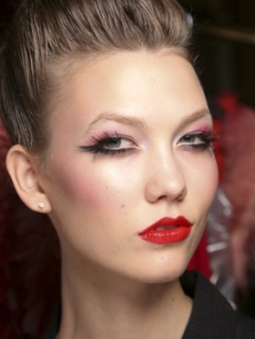 Spring 2020 Bold Lip Makeup Trends