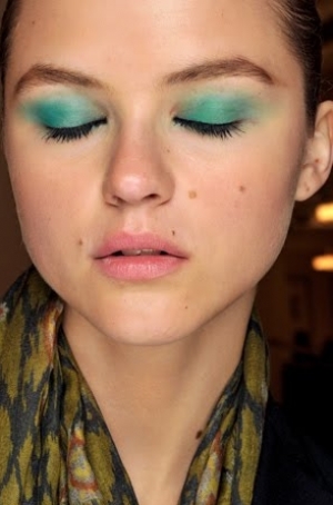 Easy Holiday Makeup Ideas