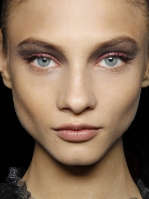 Dramatic DIY Eye Makeup Ideas